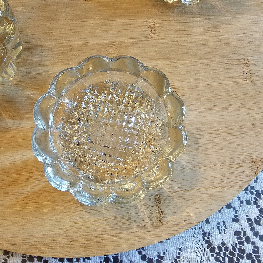 Four French glass table risers. - Picture 2 of 3
